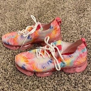 La Sheelah Tie Dye Shoes Size 6